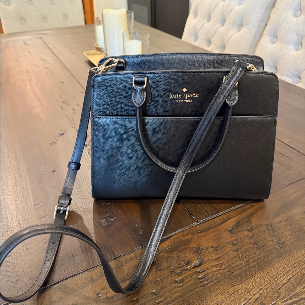 Kate Spade black leather purse, has crossbody strap. New with tags - Picture 3 of 4